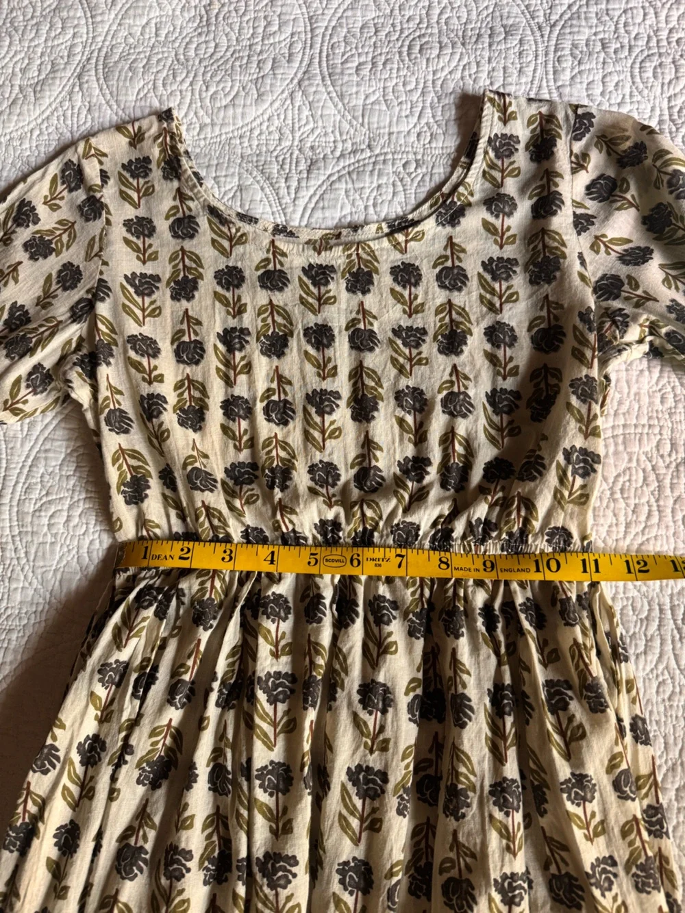 Girl’s Cream Floral Print Short Sleeve Dress with elastic waist
